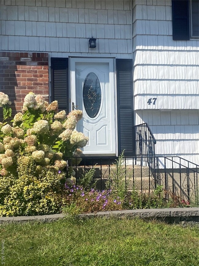 Photo - 47 Bowling Ln