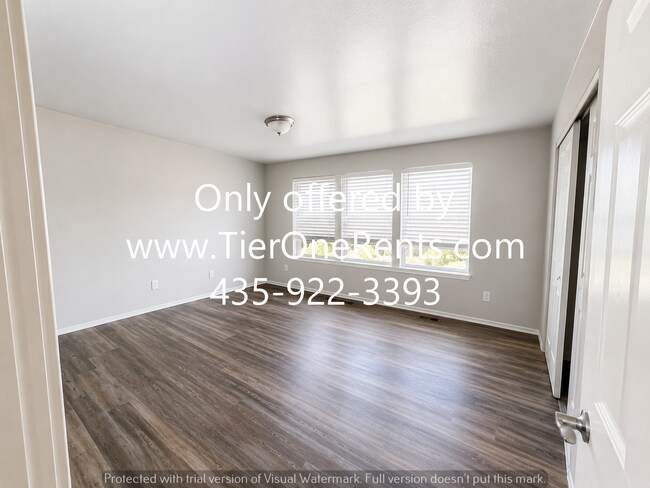 This property offers a NO DEPOSIT option available for qualified renters!