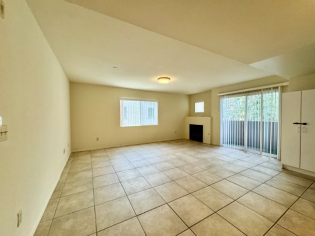 Building Photo - 3821 Mentone Ave Rental