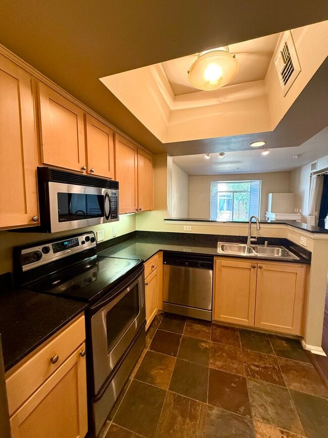 Photo - Spacious Bankers Hill Studio | In-Unit Laundry | A/C | Fireplace | Pool & Gym | 6-Month Lease Unit 219