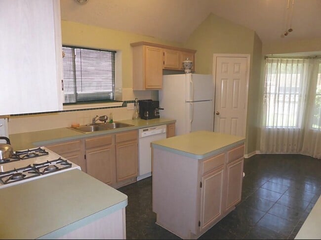 Photo - 12530 Meadowglen Dr