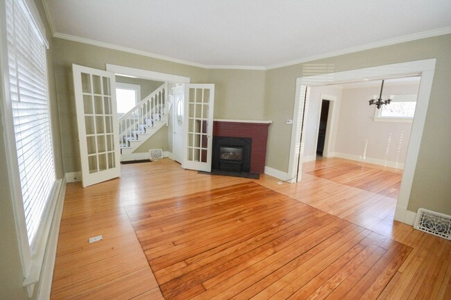 Photo - Lovely home in the heart of Kutzky Park!