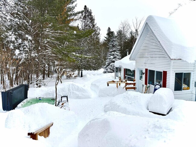 Photo - 1540 Chem. Michel Unit ID1351275P