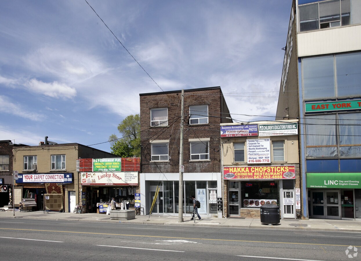 Photo - 2938 Danforth Ave