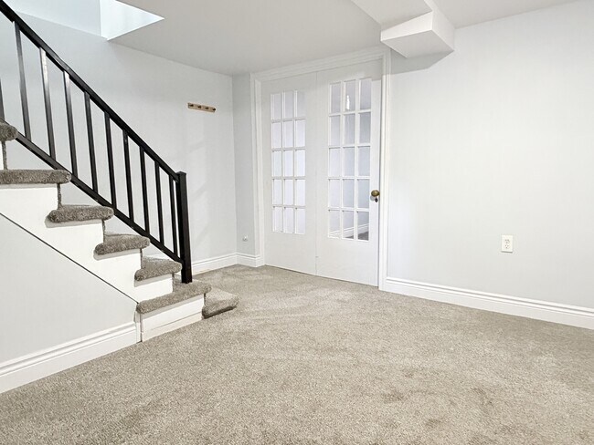 Building Photo - 1257 Pelissier St Unit Lower