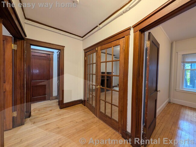 Photo - 5 Linnaean St Unidad #5