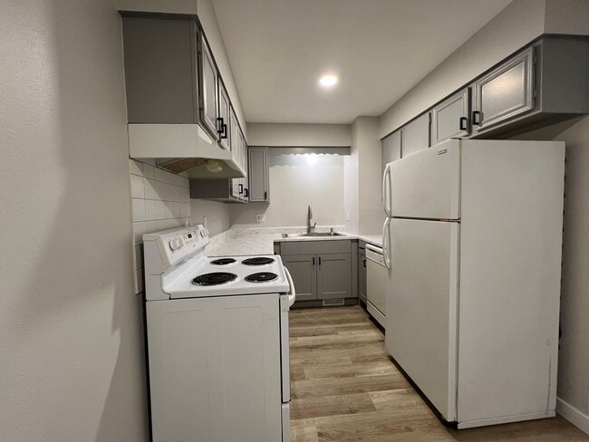 Building Photo - Larch1642 (KC-AM) Unit 3