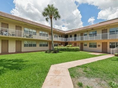 Building Photo - 2700 Casita Way Unit LAGO DELRAY Rental