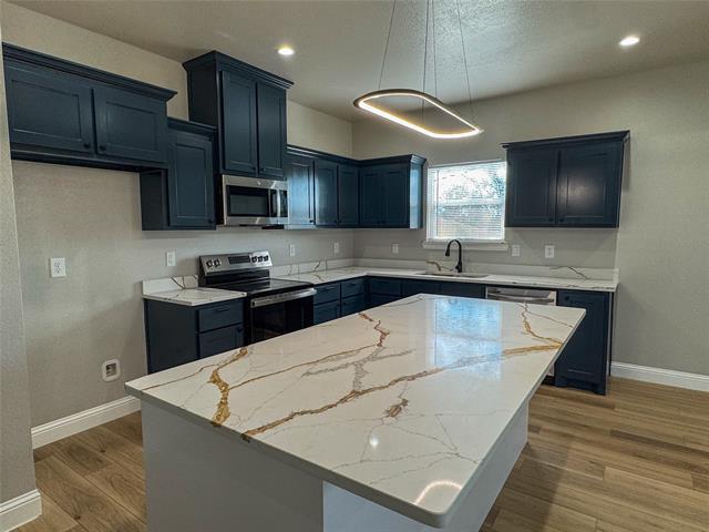 Photo - 2911 Langford St