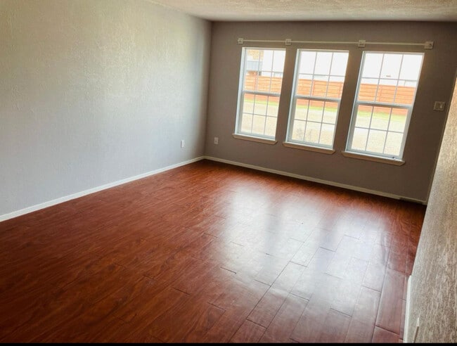 Living Room - 1619 Norma Ln Unit C