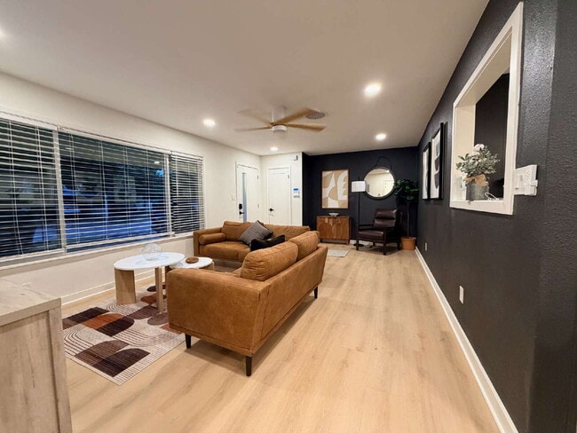 5004 Melbourne Dr
