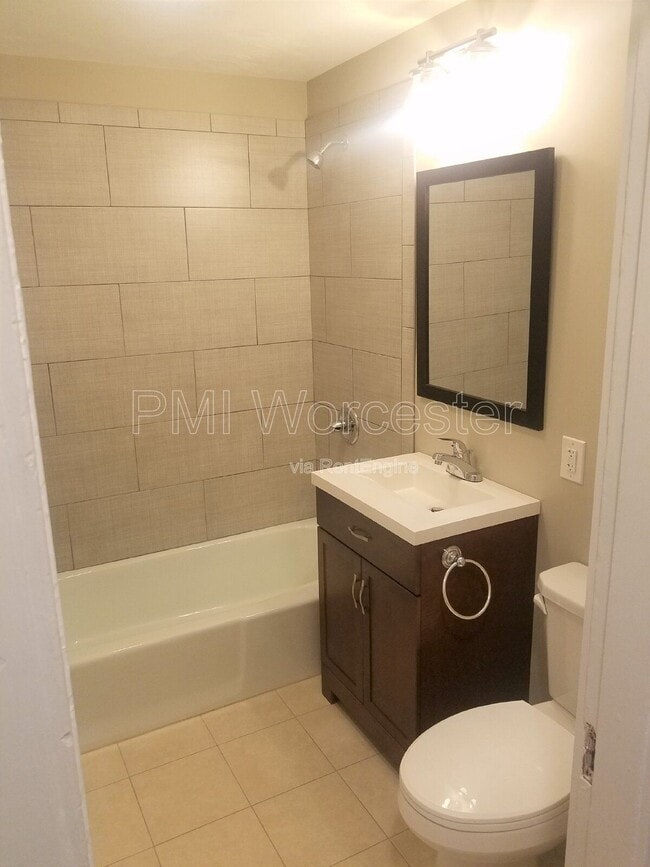 Photo - 29 Loxwood St Unit 1l