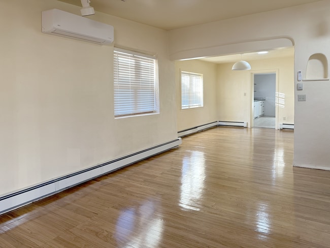 Photo - 721 W Manhattan Ave Unit A