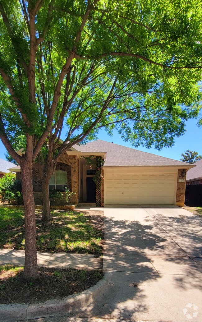 Building Photo - 9108 Brinson Dr Rental
