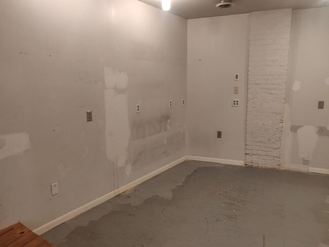 Photo - 1608 W 39th St Unit 2
