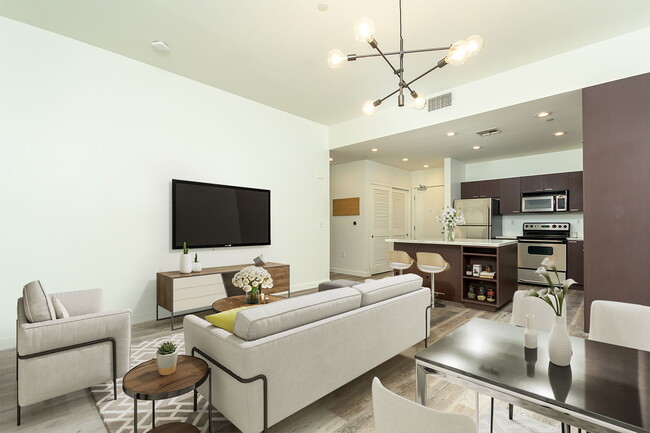 Photo - 630 W 6th St Unit 207