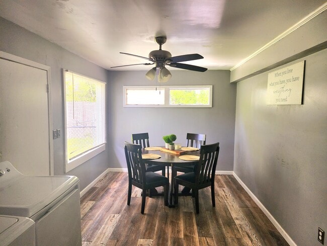 Photo - 121 Paul Ave