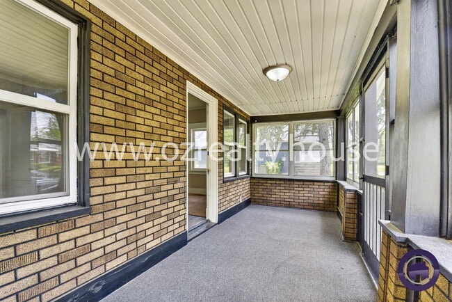 Photo - 614 Woodstock Ave