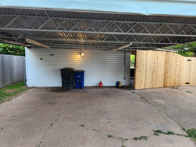Photo - 106 E Southfield Rd
