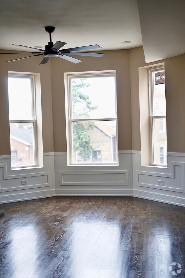 Building Photo - 7321 S Champlain Ave Unit #2 Rental