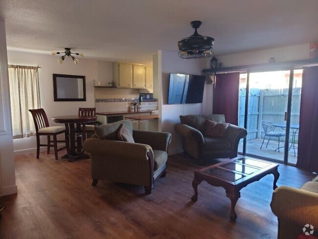 Building Photo - Turn-key. 20-30 min to LV airport Unit 304 Rental