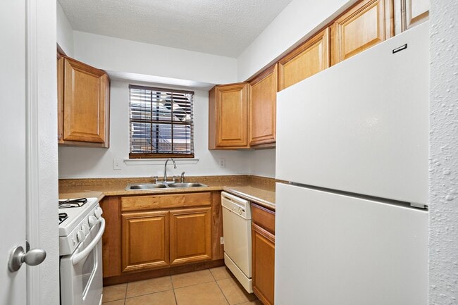 Photo - 711 Holiday Dr Unidad 33