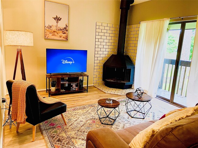 Building Photo - 12900 Walden Rd Unit 1010J