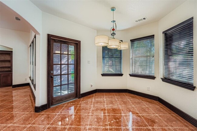 Photo - 10901 Parkfield Dr