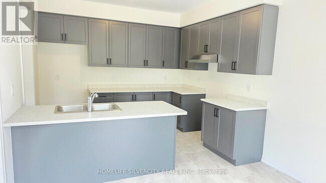 Photo - 138 Avery Crescent