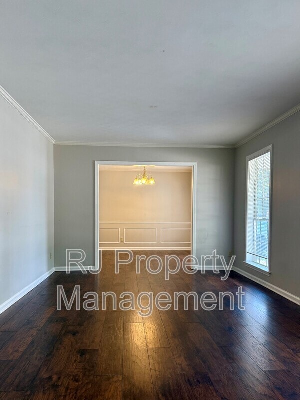Photo - 3086 Estes St