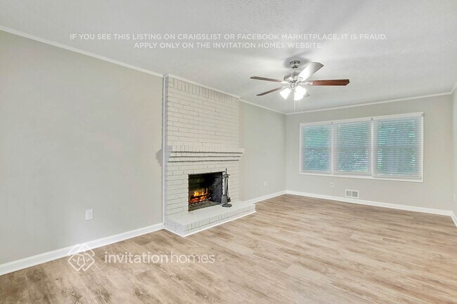 Photo - 5747 Woodland Dr