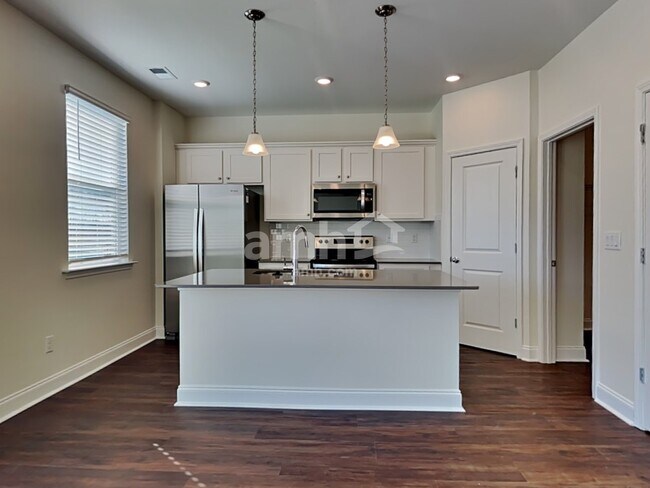 515 Plumeria Ln