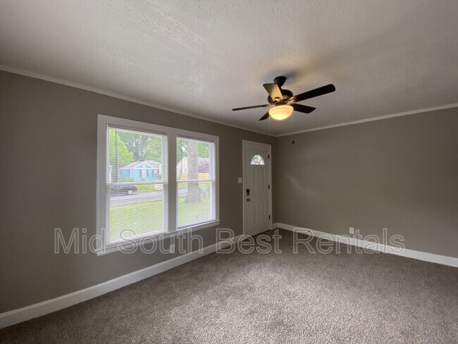 Photo - 3199 Chisca Ave