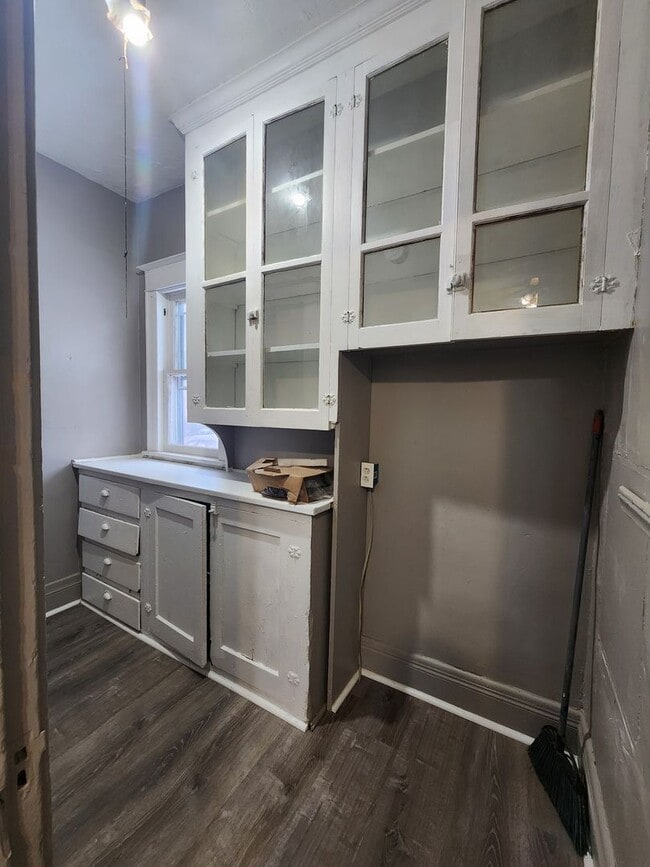 Photo - 4 Bedroom Single Family Home!