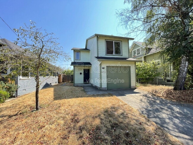 Building Photo - 4704 NE 28th Ave