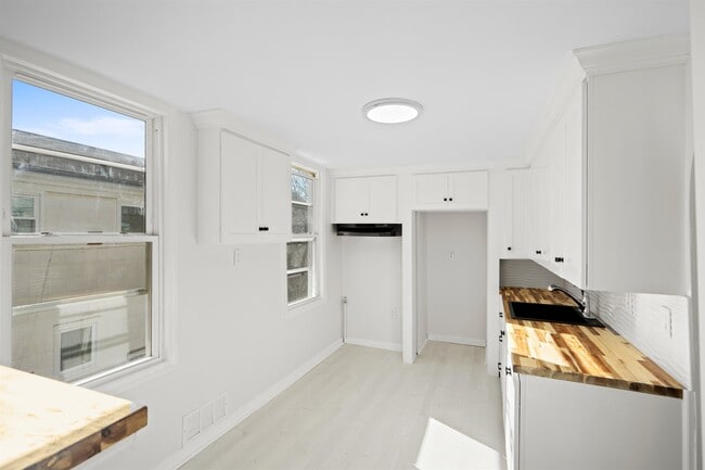 Photo - 173-175-175 Lembeck Ave Unit 2