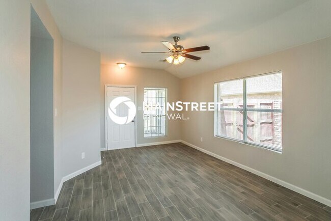 Photo - 4 Bedroom Pet-Friendly Home in FOREST HILL, TX with Main Street Renewal