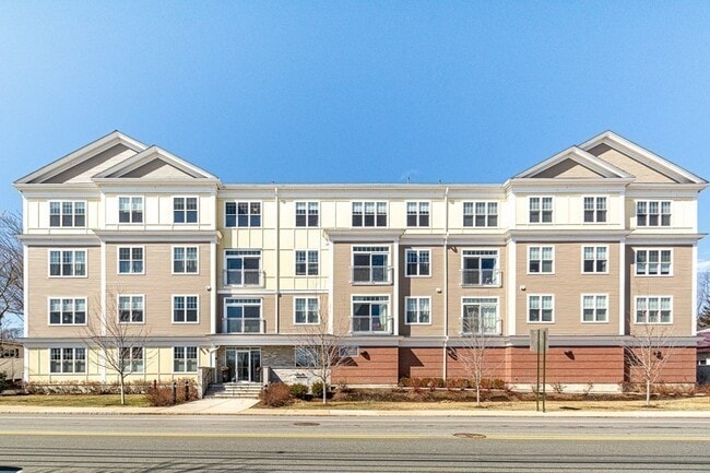 Building Photo - 130 Tremont St Unit 301