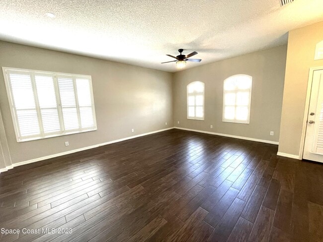 Photo - 1600 Tailfeather Ct