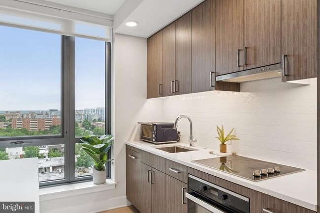 Photo - 1211 Van St SE Unit 913A