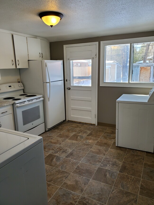 Photo - 311 -313 16th Ave Ct