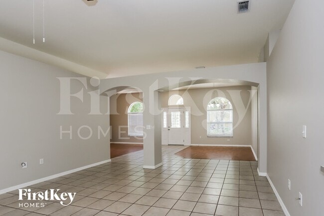 4501 Compass Oaks Dr