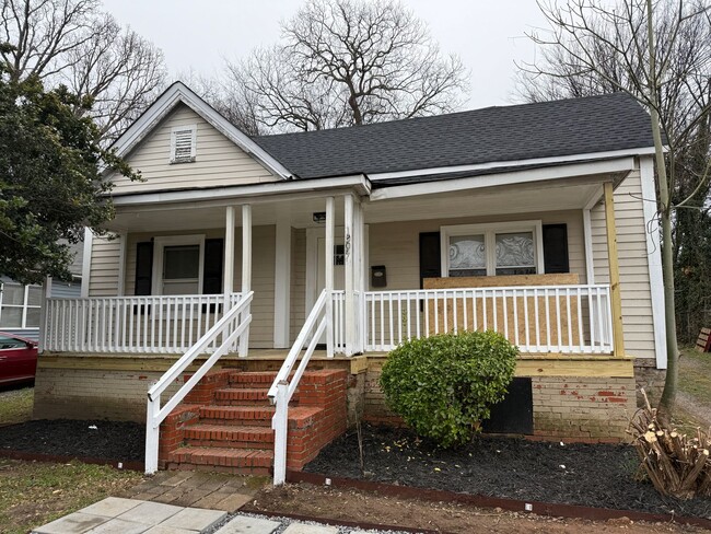 Adorable 3 Bedroom Home in Belmont Neighbo... - Adorable 3 Bedroom Home in Belmont Neighbo...