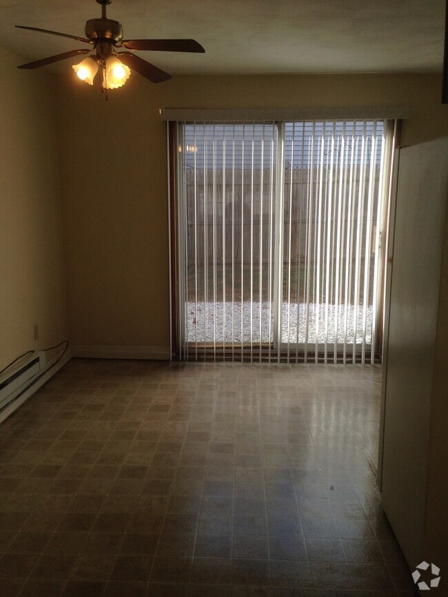 Building Photo - 12 Grafton St Unit 12 Rental