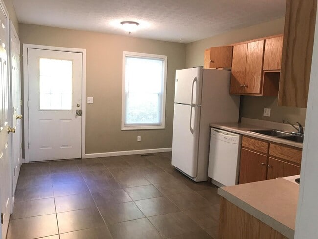 Building Photo - 110 Creekside Drive, Apt. B Unit C
