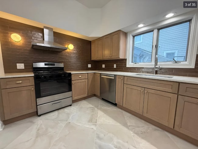 Photo - 3706 N Wilton Ave