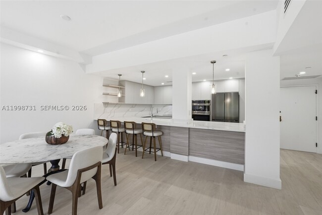 Building Photo - 251 Crandon Blvd Unit 202