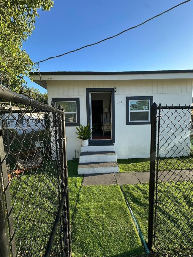 Building Photo - 1874 NW 65th St Rental