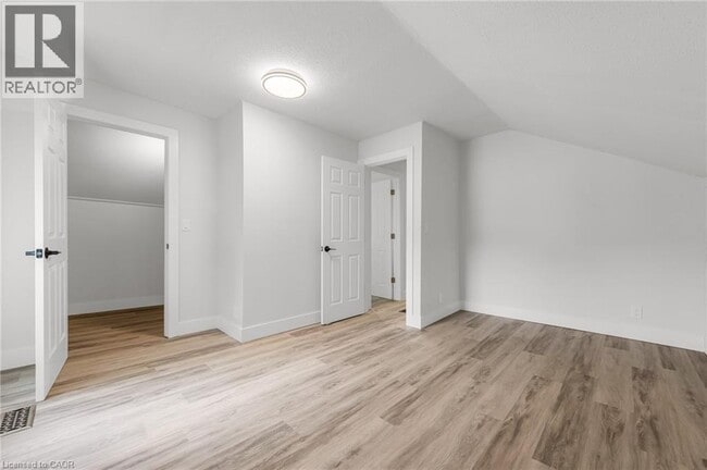 Photo - 22 Stirton St