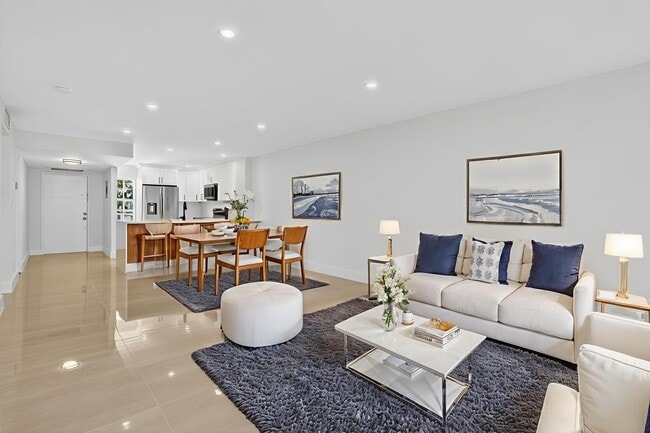 Photo - 2651 S Palm Aire Dr Unidad 305